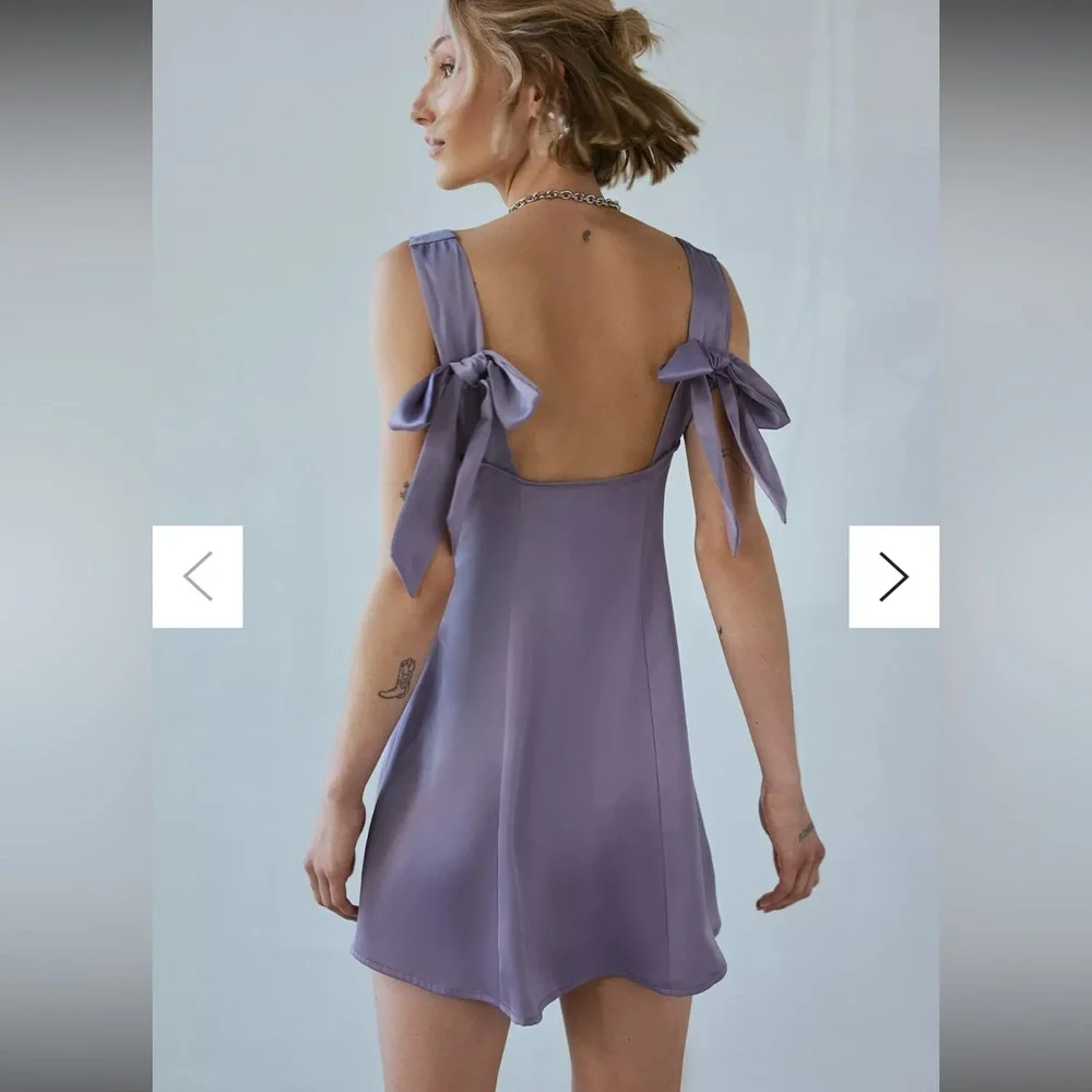Urban Outfitters Lavender Bri Double Bow SleekSatin Square neck MiniDress NWT XS - Picture 4 of 16